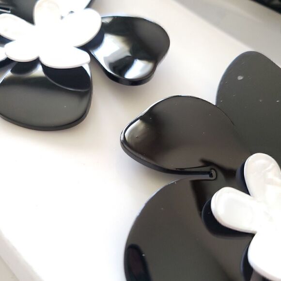 New! Zara Black & White Acetate Earrings - Picture 5 of 9